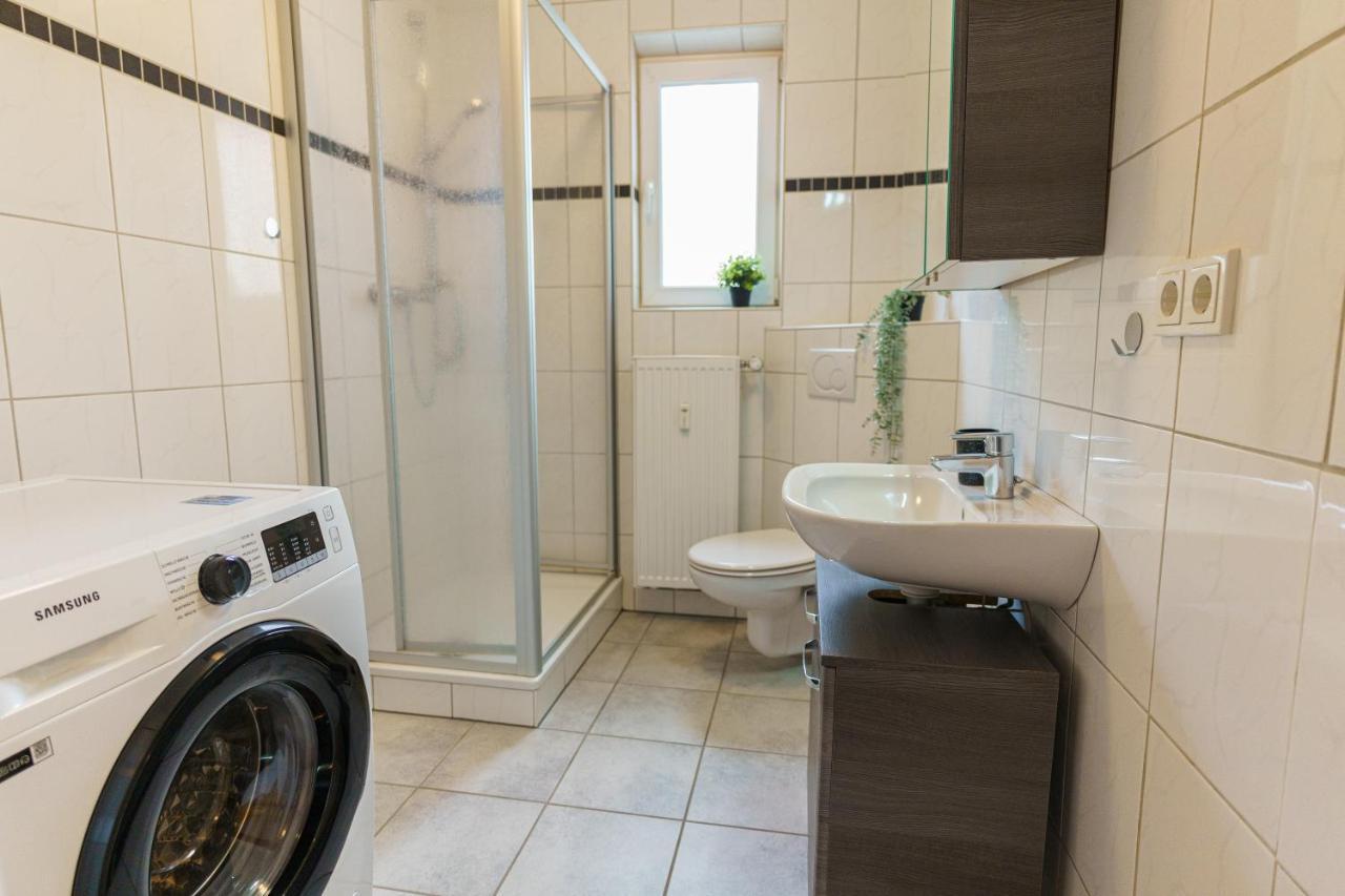 Grosszuegiges Apartment Mit Balkon Fuer Monteure Und Feriengaeste ディリンゲン・アン・デア・ザール エクステリア 写真